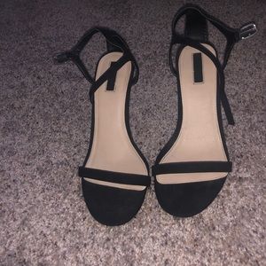 Strap heel